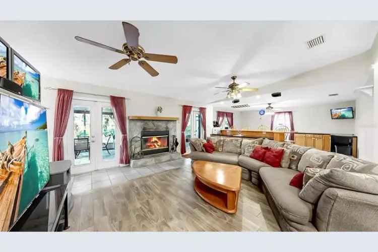 3 Bed 2 Bath Pool Home in Tropical Paradise
