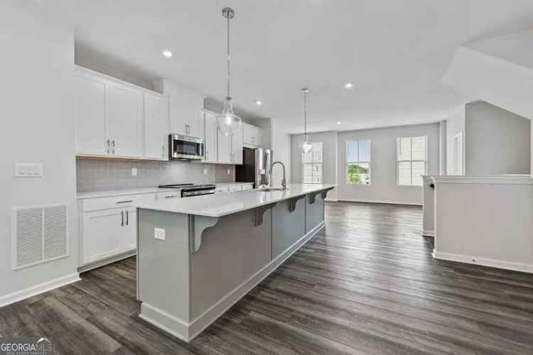 3 Bed 25 Bath Townhouse Near Westside Park