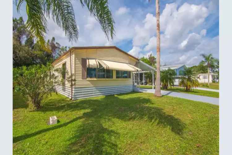 2-Bedroom 2-Bathroom Mobile Home in Spanish Lakes Golf Village 55+ Community
