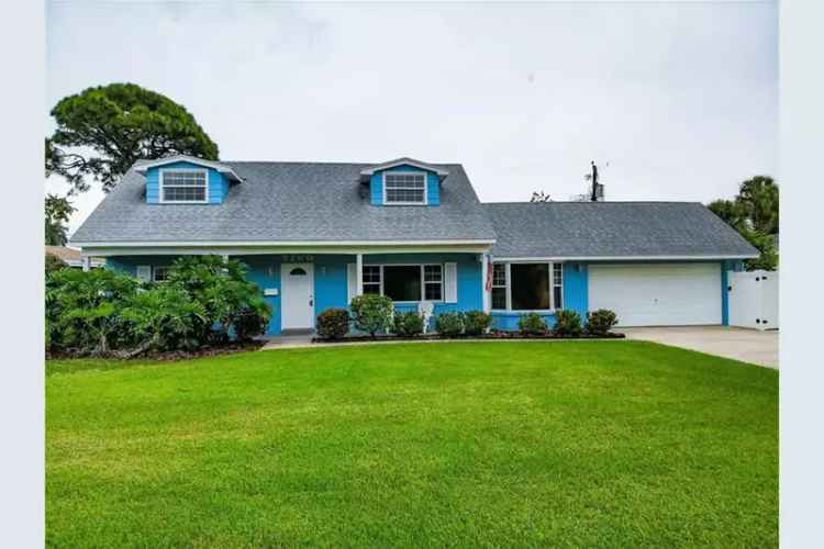Marvelous Maximo Home Near Beaches and Amenities