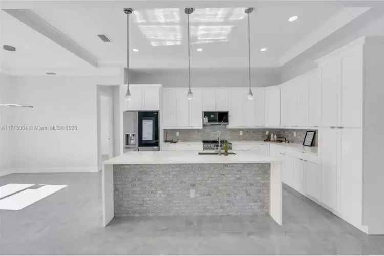House For Sale , 4116, 8th Street Southwest, Lehigh Acres, Florida