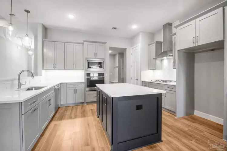 House For Sale , 2039, Fontainebleau Court, Navarre, Florida