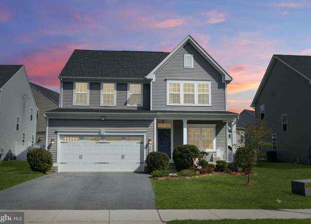 Dream Home in Ballenger Run - Gourmet Kitchen, Home Office & Fenced Backyard