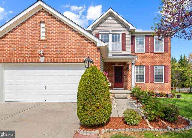Brick Colonial in Ecker's Hollow 3 Beds 3.5 Baths 2758 sq ft