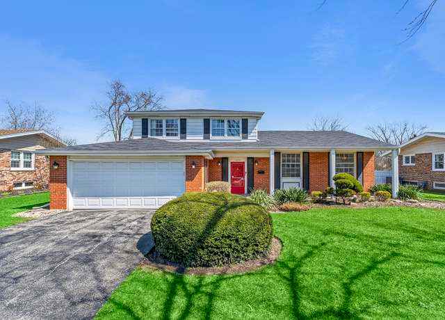 4-Bedroom 2.5-Bath Split Level Home in Glenview