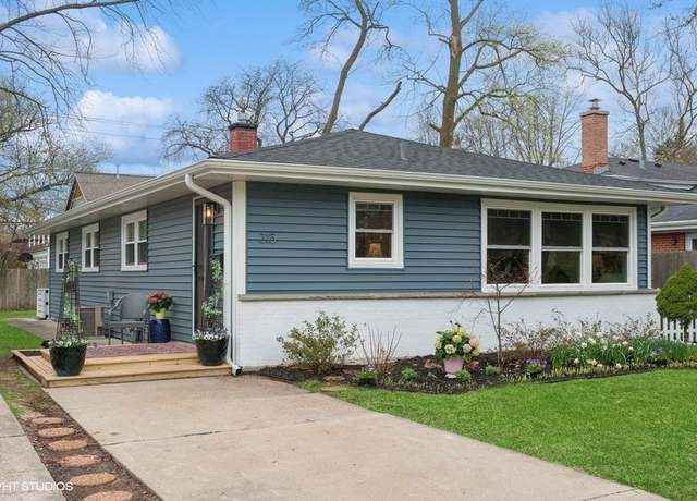 Renovated 2255 sq ft Home in New Trier Wilmette School Districts