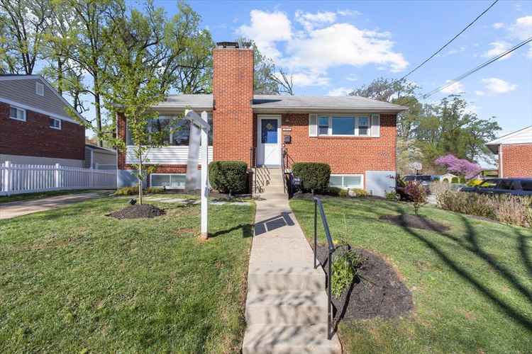 Updated Brick Rambler 2200+ Sq Ft 2 Levels Multigenerational Living