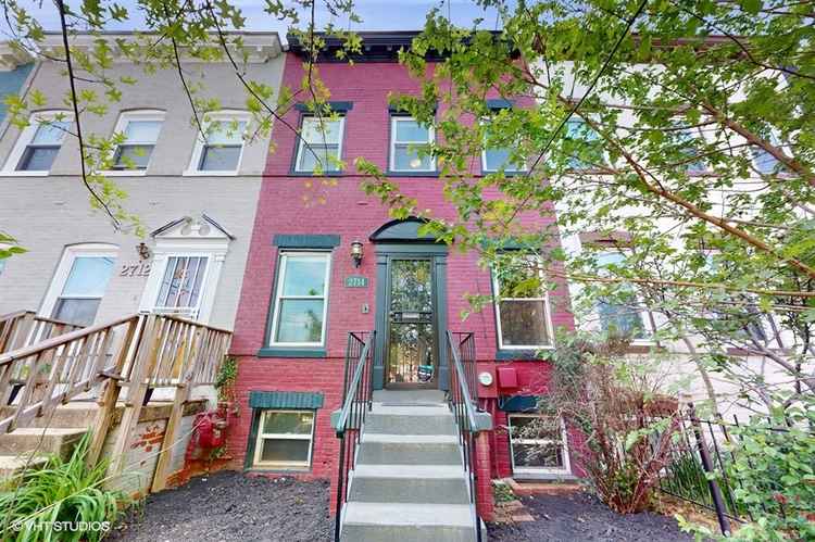 Brookland Retreat 2 Beds 3 Baths Home Office Private Deck Rear Parking