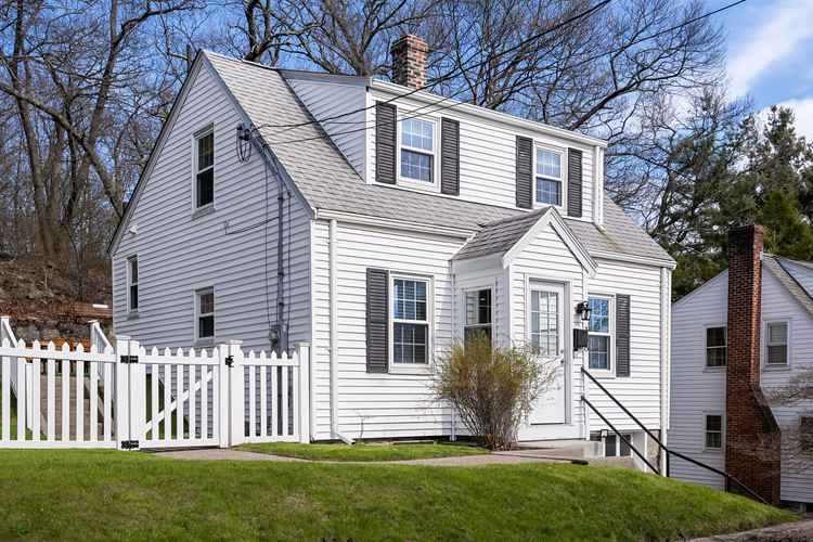 3-Bedroom Quincy Home Updated Kitchen and Private Yard