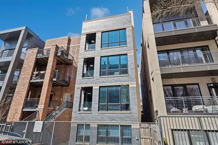 West Town Condo: 2 Beds, 2 Baths, Modern Kitchen, 2 Decks, Covered Parking