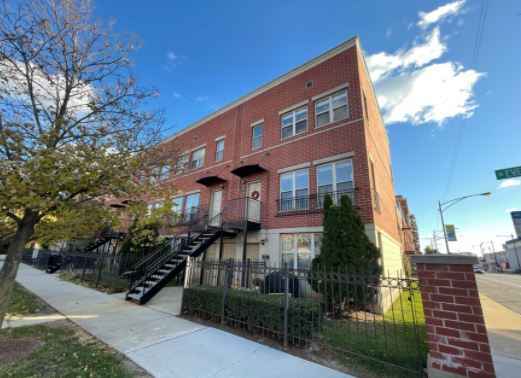 House For Sale , 759, West Evergreen Avenue, Chicago, Illinois
