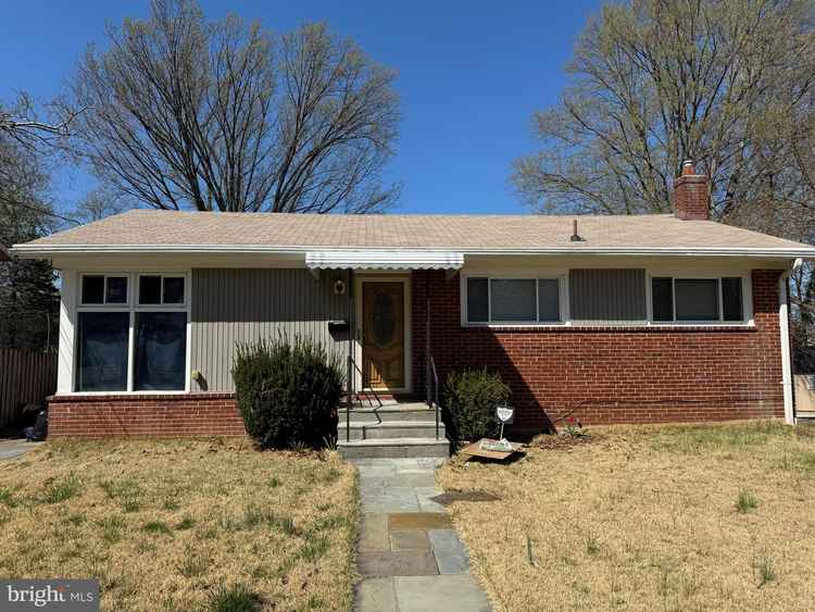 5 Bedroom Rockville Home - Newly Renovated Kitchen & Finished Basement