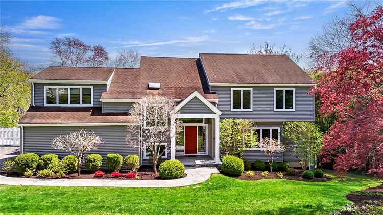 House For Sale , 117, Deerfield Lane North, Town of Mount Pleasant, New York